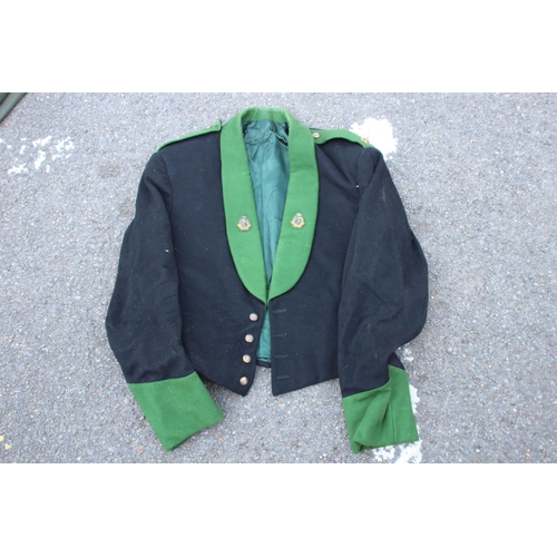 762 - QUANTITY OF MILITARY UNIFORM