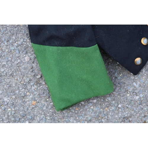 762 - QUANTITY OF MILITARY UNIFORM