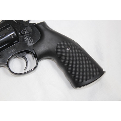 767 - SMITH AND WESTON CO2 POWERED 1.77 PELLET PISTOL