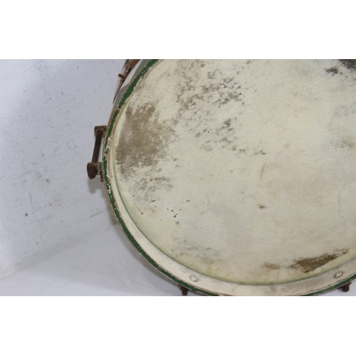 744 - HITLER YOUTH DRUM AND STICKS - CIRCA LATE 30S
33CM