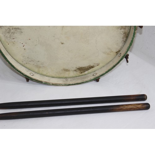 744 - HITLER YOUTH DRUM AND STICKS - CIRCA LATE 30S
33CM