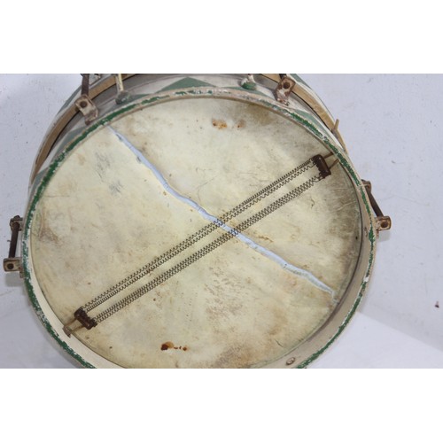 744 - HITLER YOUTH DRUM AND STICKS - CIRCA LATE 30S
33CM