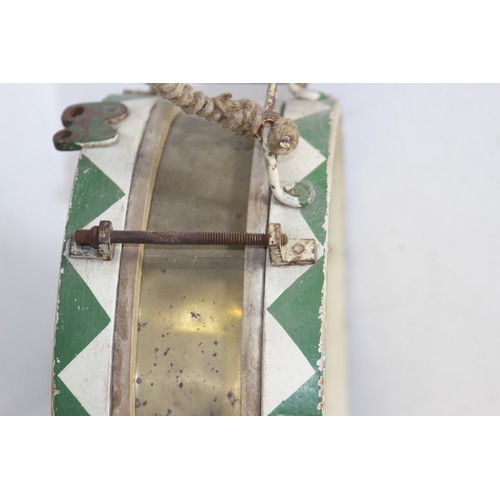 744 - HITLER YOUTH DRUM AND STICKS - CIRCA LATE 30S
33CM