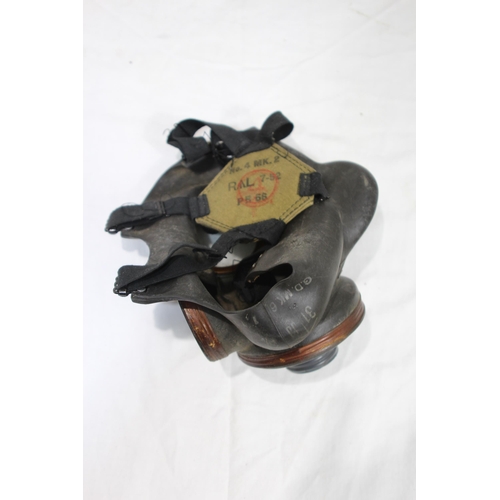 752 - INTERESTING MILITARY EPHEMERA