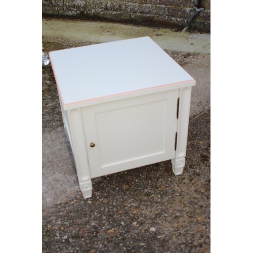 40 - SIX PIECES OF WHITE HARD-GLOSS FURNITURE
35 X 35 X 70CM