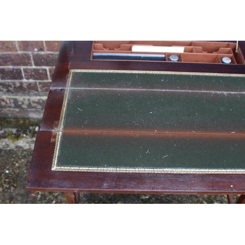 43 - ANTIQUE EDWARDIAN WRITING DESK
60 X 70 X 72CM