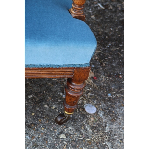 56 - VINTAGE CHAIR 
69 X 66 X 100CM