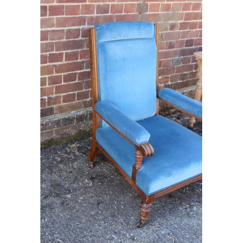 56 - VINTAGE CHAIR 
69 X 66 X 100CM