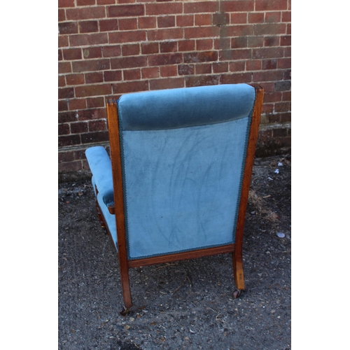 56 - VINTAGE CHAIR 
69 X 66 X 100CM