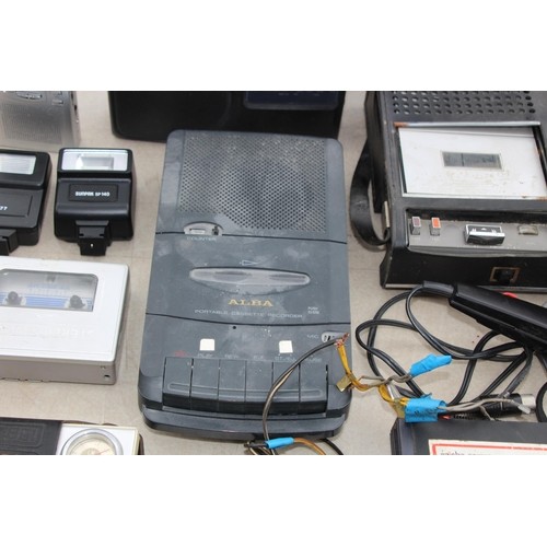 739 - QUANTITY OF ELECTRICALS
