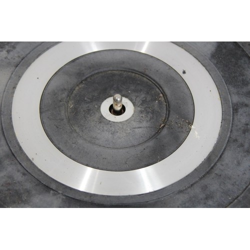 740 - GARRARD TURNTABLE R925