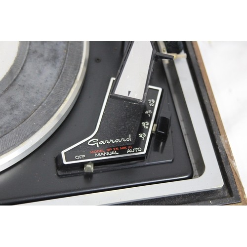 740 - GARRARD TURNTABLE R925