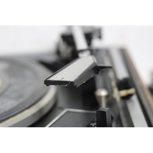 740 - GARRARD TURNTABLE R925