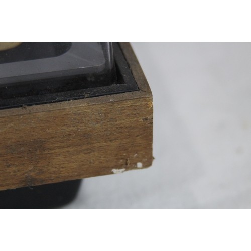 740 - GARRARD TURNTABLE R925