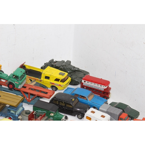 575 - QUANTITY OF DIE CAST VEHICLES
