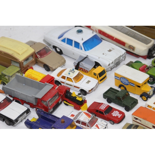 575 - QUANTITY OF DIE CAST VEHICLES