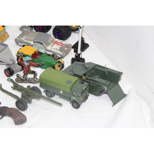 576 - QUANTITY OF DIE CAST VEHICLES