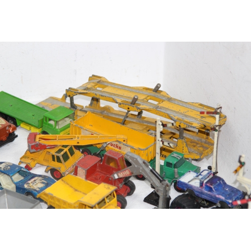 576 - QUANTITY OF DIE CAST VEHICLES