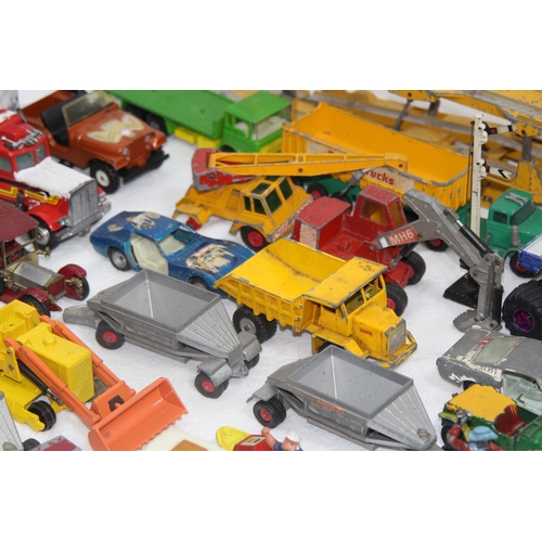 576 - QUANTITY OF DIE CAST VEHICLES