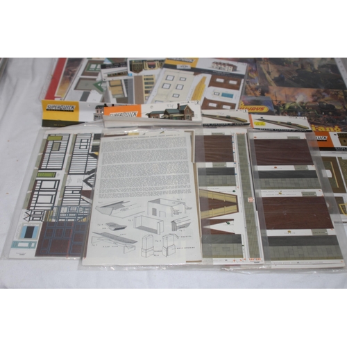 578 - QUANTITY OF CUT OUT MODELS FOR RAILWAYS AND VILLAGES AND MAGAZINES
