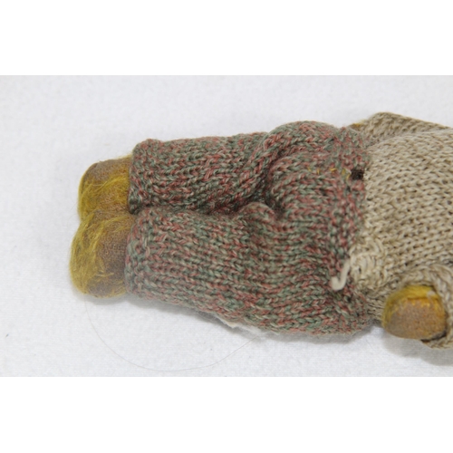 580 - VINTAGE BERLIN BEAR WITH ANTIQUE BEAR AND DOG
17CM