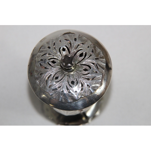 1049 - TESTED SILVER SALT AND PEPPER POT - 185G
