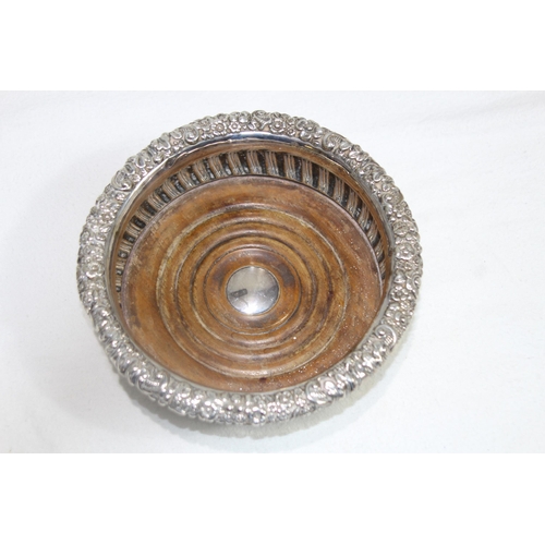 1050 - PAIR OF SILVER WINE COASTERS - SHEFFIELD 1820 - THOMAS AND JOHN SETTLE