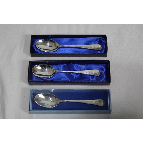 1055 - 3 X INDIVIDUAL BOXED TEASPOONS - 42G TOAL WEIGHT - BIRMINGHAM 2000 AND 2003 - DEREK BURRIDGE