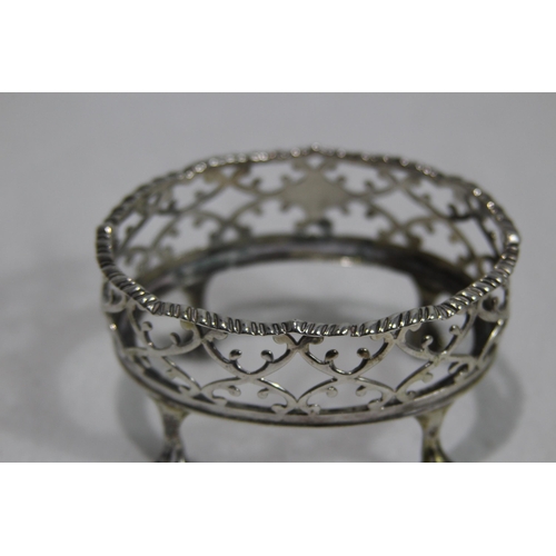 1056 - PAIR OF SILVER SALTS WITH LINERS - 131.5G SILVER ONLY - LONDON 1769 - D AND R HENNELL