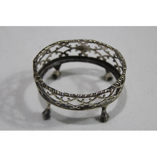 1056 - PAIR OF SILVER SALTS WITH LINERS - 131.5G SILVER ONLY - LONDON 1769 - D AND R HENNELL