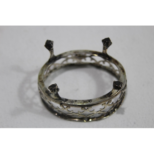1056 - PAIR OF SILVER SALTS WITH LINERS - 131.5G SILVER ONLY - LONDON 1769 - D AND R HENNELL