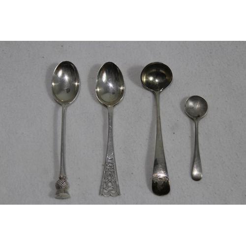 1057 - 3 x SILVER SPOONS WITH THISTLE FINIAL - 11G - BIRMINGHAM 1993 - W.JOHNSON AND SON, 11.5G - SHEFFIELD... 