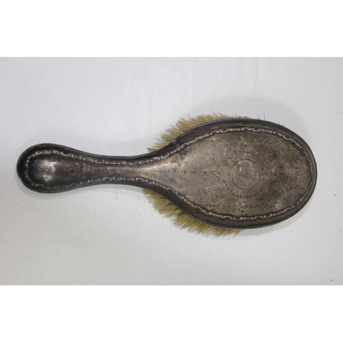 1060 - 2 X SILVER HAIR BRUSHES, MIRROR AND LID - CHESTER 1909 - GEORGE NATHAN AND RIDLEY HAYES