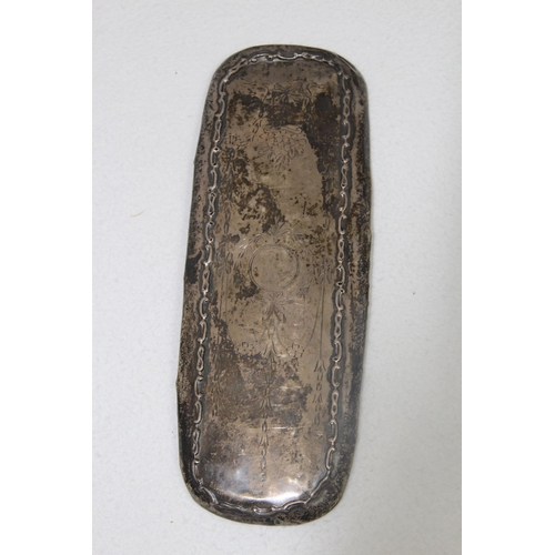 1060 - 2 X SILVER HAIR BRUSHES, MIRROR AND LID - CHESTER 1909 - GEORGE NATHAN AND RIDLEY HAYES
