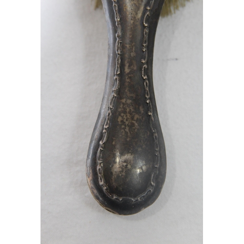 1060 - 2 X SILVER HAIR BRUSHES, MIRROR AND LID - CHESTER 1909 - GEORGE NATHAN AND RIDLEY HAYES