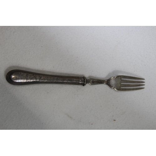 1061 - SILVER FISH KNIFE AND FORK - SHEFFIELD 1842 - MARTIN HALL AND CO