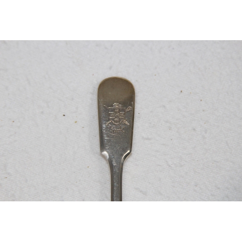 1063 - 2 X SILVER TEASPOONS - 15.5G - SHEFFIELD 1909 - JOHN HOLMES AND 16.5G - LONDON 1830