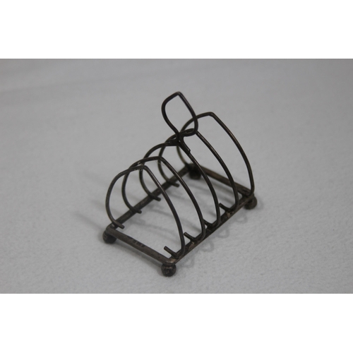 1064 - SILVER TOAST RACK - 43G - BIRMINGHAM 1901