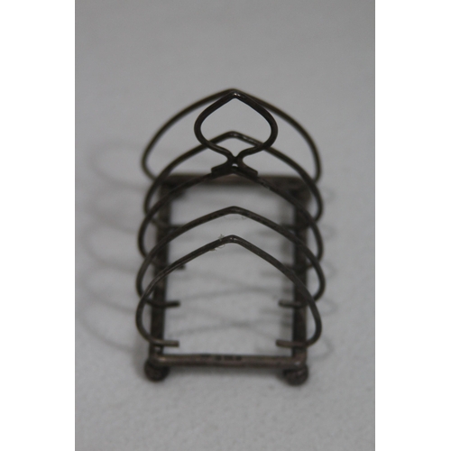 1064 - SILVER TOAST RACK - 43G - BIRMINGHAM 1901