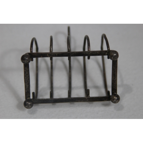 1064 - SILVER TOAST RACK - 43G - BIRMINGHAM 1901