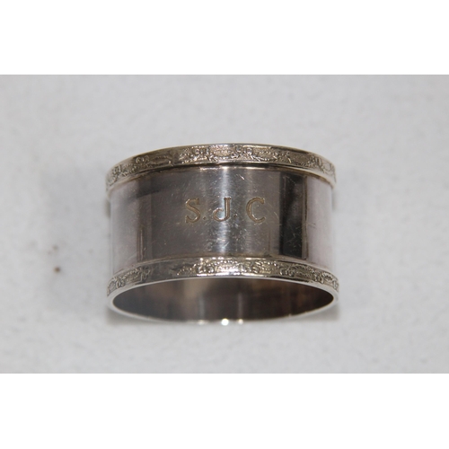 1066 - 2 X SILVER NAPKIN RINGS - 10G - BIRMINGHAM 1919 - ROBERT PRINGLE AND 21G - BIRMINGHAM 1965 - LANSON ... 