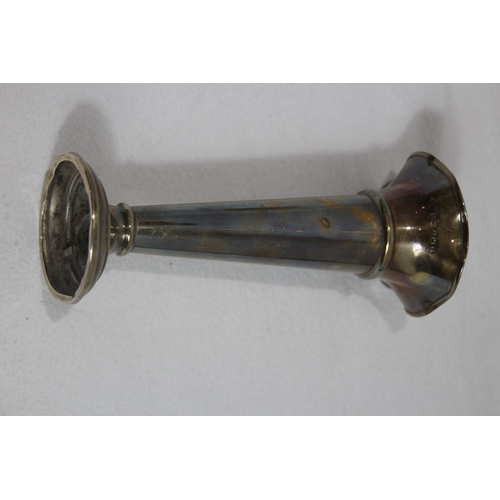1068 - SMALL SILVER VASE - 65G - BIRMINGHAM - HENRY MATTHEWS