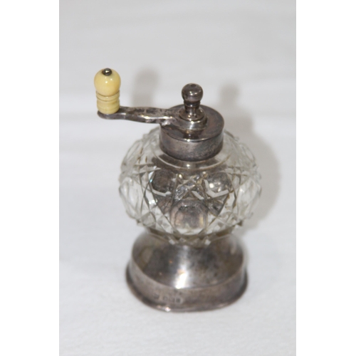 1069 - SILVER AND GLASS PEPPER MILL - SHEFFIELD 1907 - MAPPIN AND WEBB
