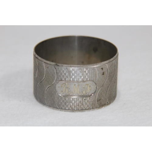 1070 - 2 X SILVER NAPKIN RINGS