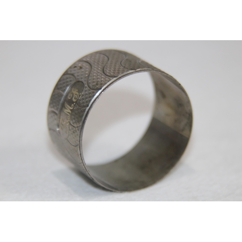 1070 - 2 X SILVER NAPKIN RINGS