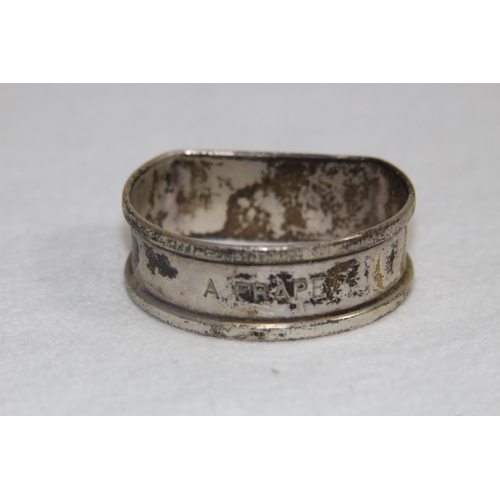 1070 - 2 X SILVER NAPKIN RINGS