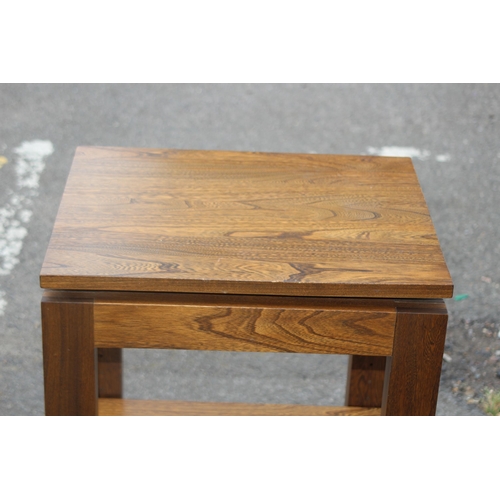 6 - ERCOL SIDE TABLE
50 X 40 X 70 CM