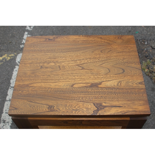 6 - ERCOL SIDE TABLE
50 X 40 X 70 CM