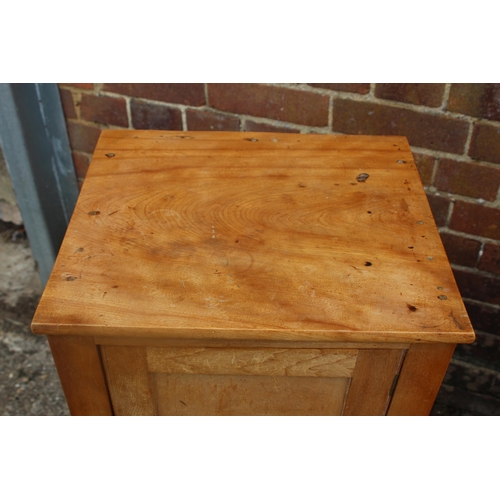 7 - QUANTITY OF PINE FURNITURE x8 
91 X 51 X 53CM