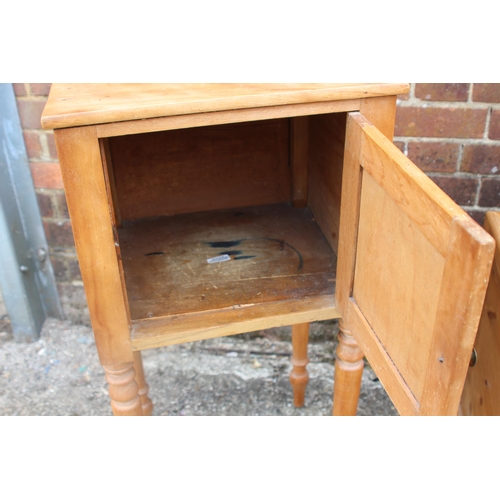 7 - QUANTITY OF PINE FURNITURE x8 
91 X 51 X 53CM